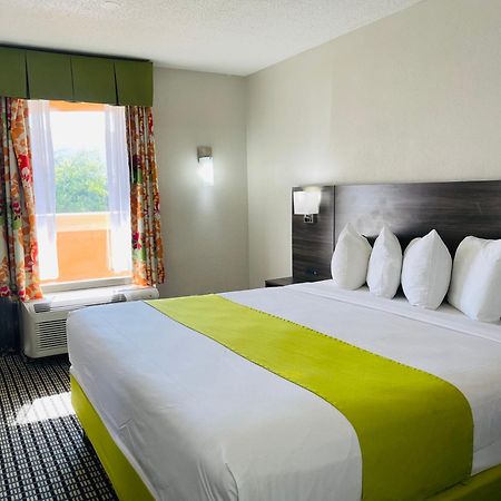 Days Inn By Wyndham Irving Grapevine Dfw Airport North Eksteriør billede