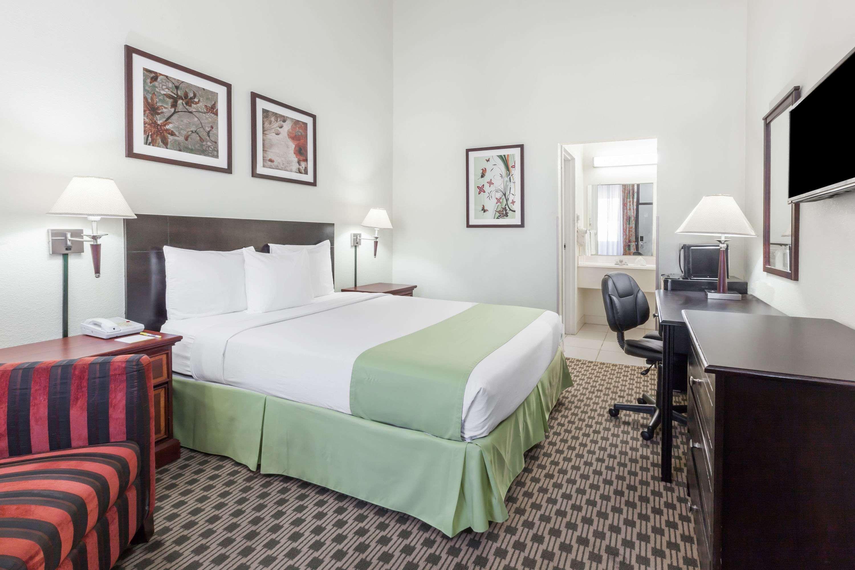 Days Inn By Wyndham Irving Grapevine Dfw Airport North Eksteriør billede