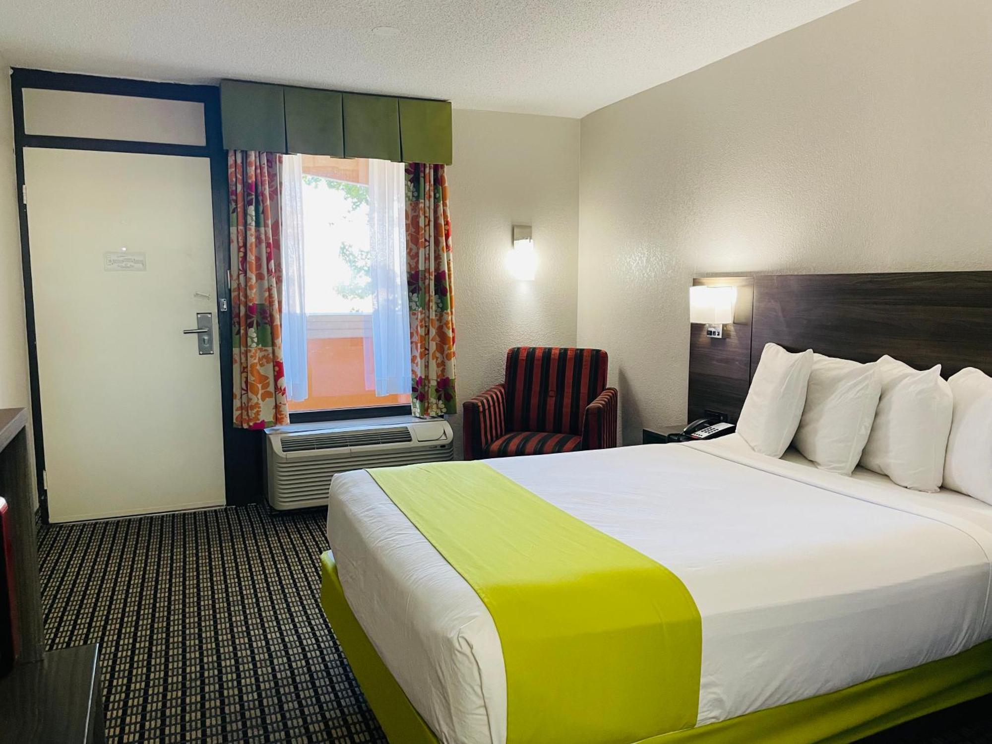 Days Inn By Wyndham Irving Grapevine Dfw Airport North Eksteriør billede