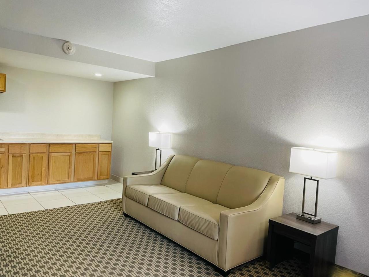 Days Inn By Wyndham Irving Grapevine Dfw Airport North Eksteriør billede